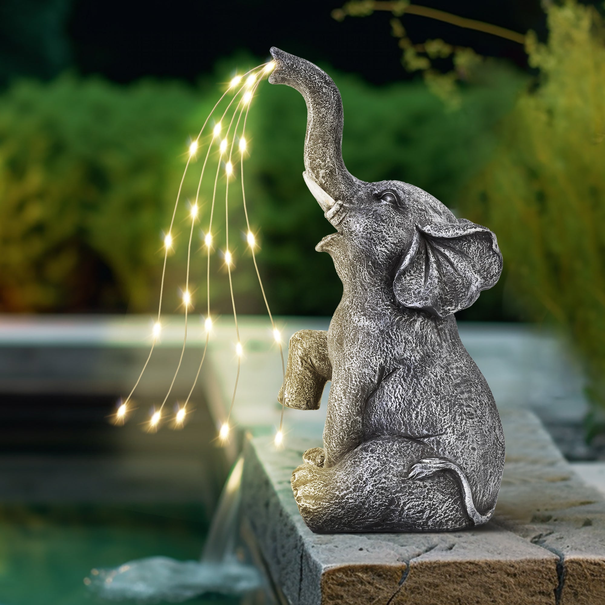 Gigalumi Solar Outdoor Elephant Statue (1 Pack)
